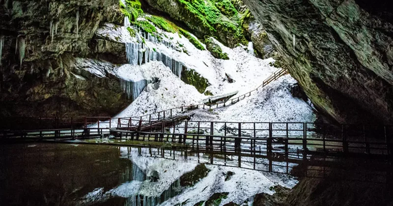 Buzul mağarada 5000 yıllık bakteri bulundu! 10 modern antibiyotiğe dirençli