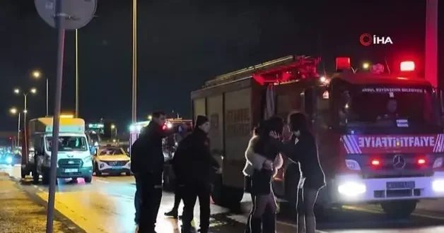 E 5 te feci kaza: Araç yan yola uçtu, kadınlar birbirine girdi