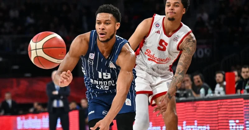 Anadolu Efes Türkiye Kupası nda Dörtlü Final de Sözcü Gazetesi