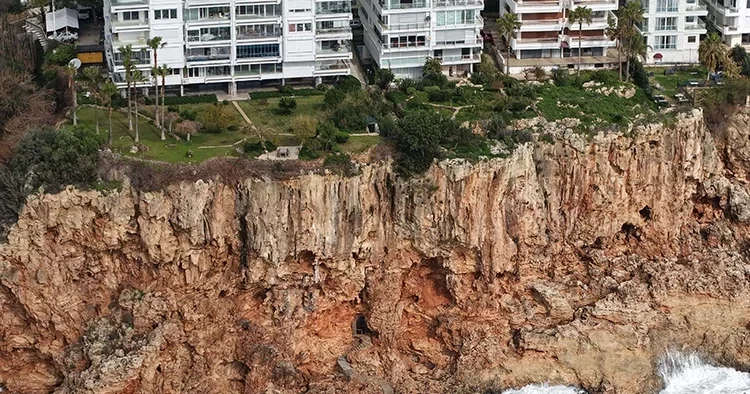 Dalış yapan vatandaş kayda alıp ortaya çıkarmıştı: Meğer 40 yıldır kimse fark etmemiş Belediye tarafından mühürlendi