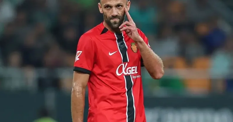 Vedat Muriqi destan yazıyor