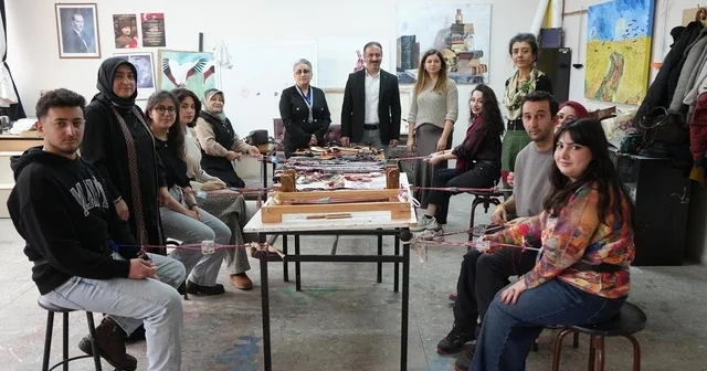 Geleneksel çarpana dokuma sanatı uygulamalı olarak anlatıldı Geleneksel Türk dokuma sanatı çarpana, Sivas Cumhuriyet Üniversitesi nde uygulamalı olarak ele alındı Sivas Haberleri