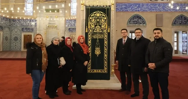 Selimiye Camii nin minber örtüsü yenilendi Edirne Haberleri