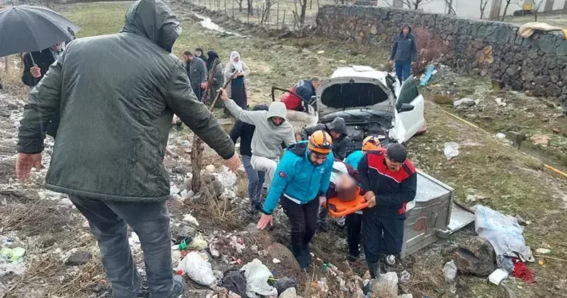 Bingöl de otomobil şarampole devrildi: 7 yaralı