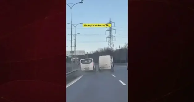 İstanbul trafiğinde maganda dehşeti: Yanındaki aracı bile bile bariyerlere sıkıştırdı!