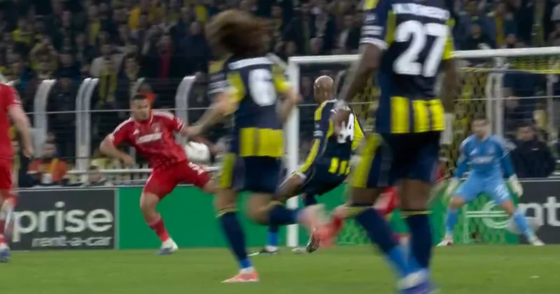 Kadıköy de penaltı itirazı! Fenerbahçe Haberleri