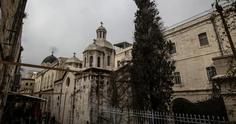 İsrailli fanatiklerden kilise baskını! Duvarlara “intikam” yazdılar