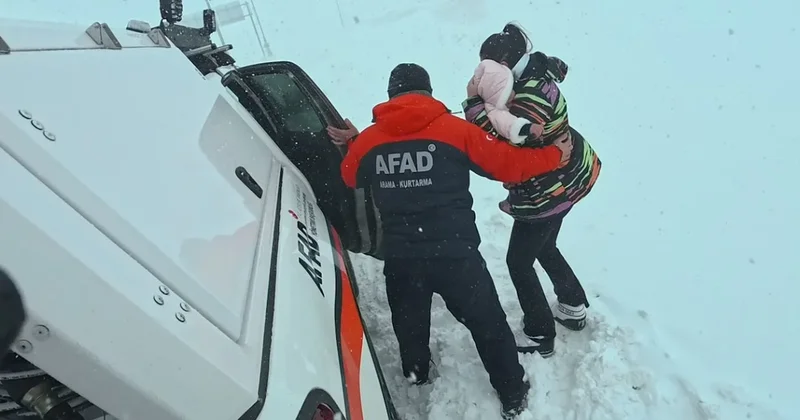 Şiddetli tipide mahsur kalan 12 kişi kurtarıldı Sözcü Gazetesi