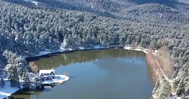 Bolu ve Karabük’ün yüksekleri karla kaplandı VİDEO İZLE