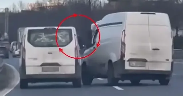 Tartıştığı sürücüye çarpıp kaza yaptırdı VİDEO İZLE