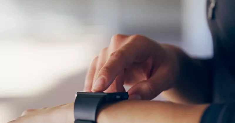 Rafa kalkan proje geri döndü: Meta imzalı akıllı saat yolda!