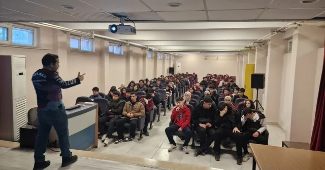 Öğrencilere yamaç paraşütü tanıtımı Adıyaman Haberleri