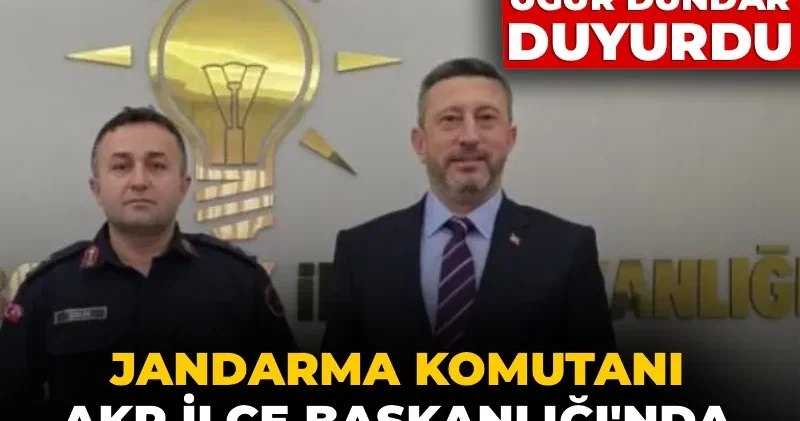 Skandalı Uğur Dündar duyurdu: Jandarma Komutanı AKP İlçe Başkanlığı nda parti amblemi önünde poz verdi