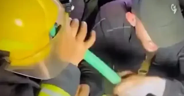 Suriye de 30 metrelik kuyuya düşen dört yaşındaki çocuğun kurtarılma anı kamerada VİDEO İZLE