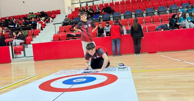 Niğde de floor curling heyecanı yaşandı Niğde Haberleri