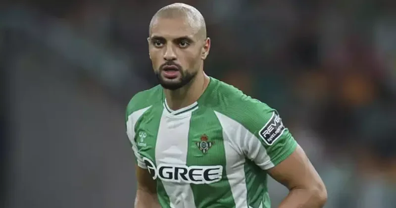 Herkes Betis te kalmasını bekliyordu! Amrabat tan sürpriz imza