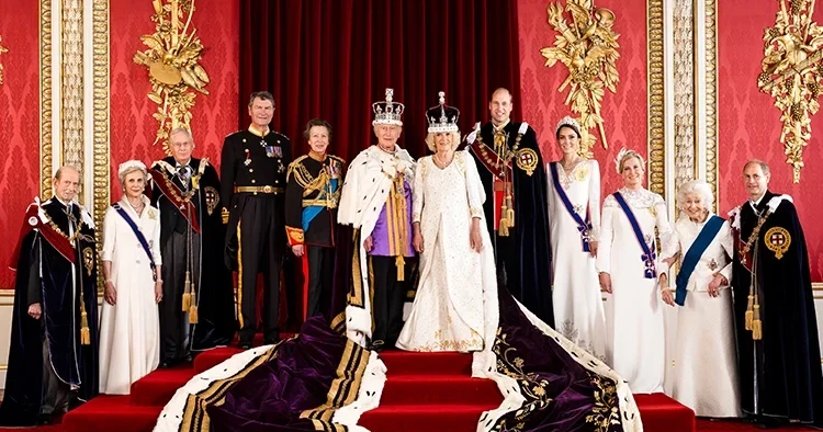 Hepsinin görkemli taçları, göz kamaştıran mücevherleri var… Gerçek bir ‘meslekleri’ yok ama cepleri milyonlarla dolu… Peki en zenginleri kim?