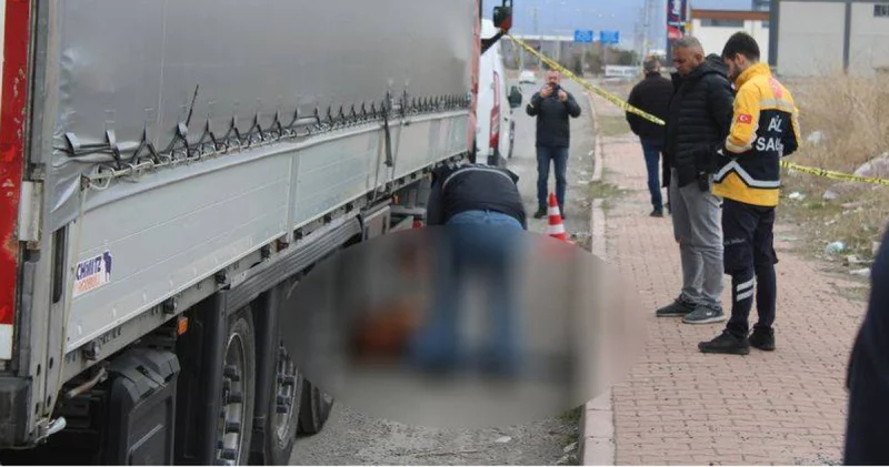 Son dakika: Kayseri de TIR şoförü, TIR ın altında ölü bulundu Son dakika haberleri