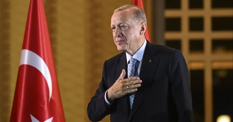 Burhanettin Duran: Krizlerin çözümünde gözler ülkemizin attığı ve atacağı adımlara çevrilmiş durumda