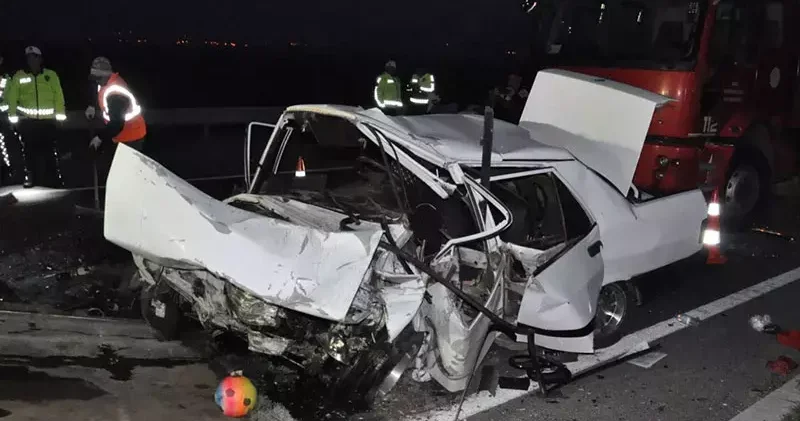 Otomobil karşı şeride geçti: 2 ölü, 5 yaralı