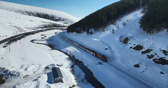 Kars ta Doğu Ekspresi ne yoğun ilgi: Vatandaşlar bayram tatili için masalsı yolculuğu tercih ediyor Kars Haberleri