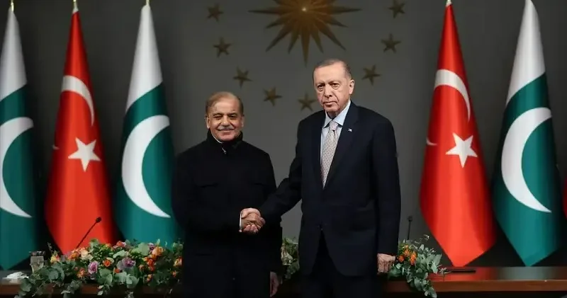 Cumhurbaşkanı Erdoğan Pakistan Başbakanı Şerif le telefonda görüştü: Türkiye nin barış odaklı gayretleri sürüyor Gündem Haberleri