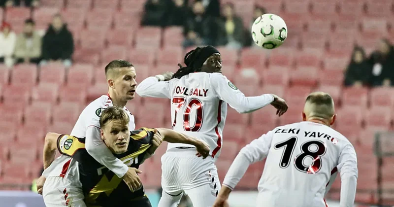 RAYO VALLECANO SAMSUNSPOR CANLI Samsunspor, Rayo Vallecano karşısında! İşte Thorsten Fink in 11 i...