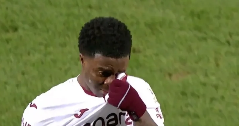 Galatasaray maçında oynayamayacağım diye hüngür hüngür ağladı