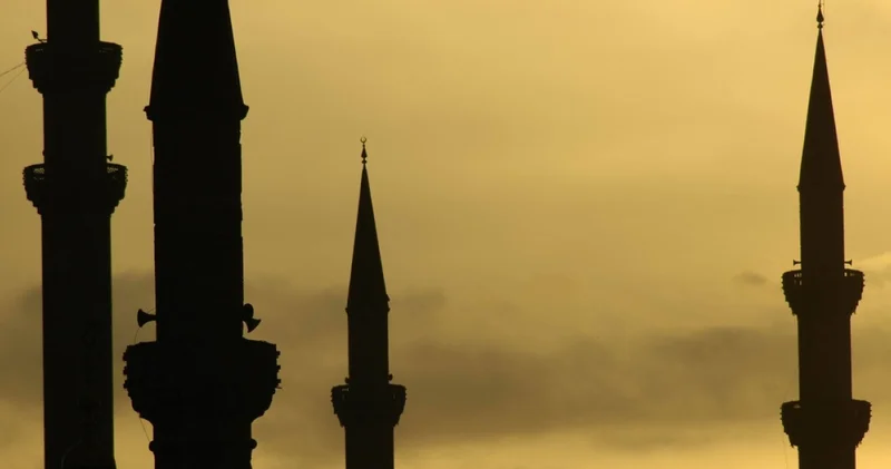 İzmir de bayram namazı saati kaçta? 20 Mart 2026 Diyanet İmsakiye takvimine göre İzmir de bayram namazı vakti ne zaman, namaz kaçta kılınacak?