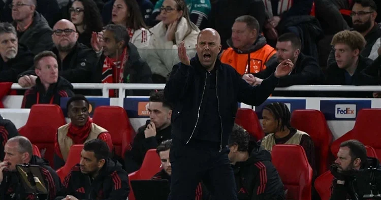 Arne Slot tan Osimhen açıklaması: Sakatlanması işimize yaradı!