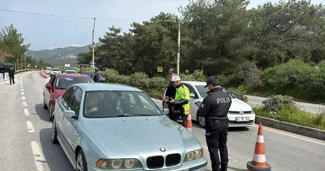 Bodrum a son 24 saatte 25 bin araç giriş yaptı Muğla Haberleri
