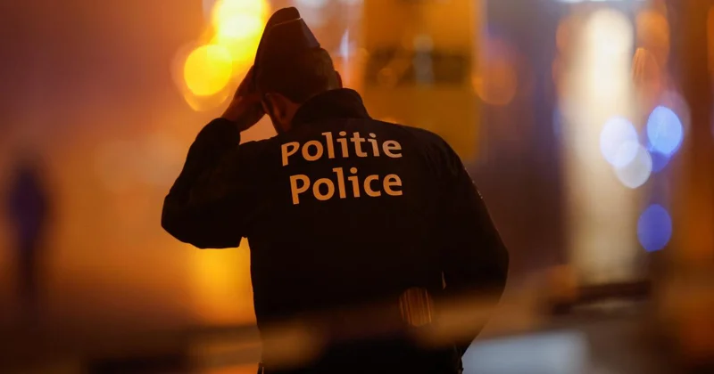 Brüksel de askerler polisle birlikte devreye gezecek