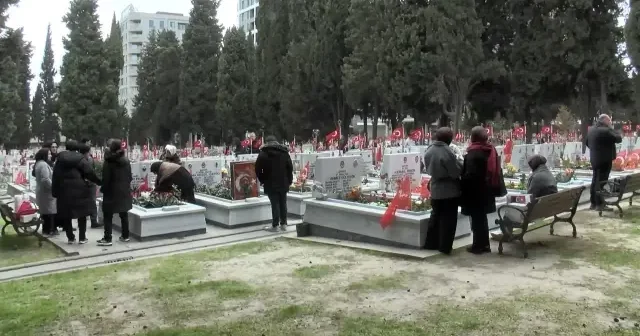 Edirnekapı Şehitliği nde hüzünlü bayram arifesi VİDEO İZLE