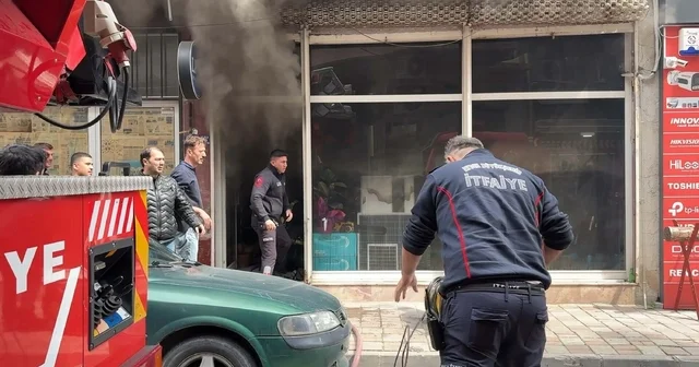 Şarjdaki batarya patladı, iş yerinde yangın çıktı Aydın Haberleri