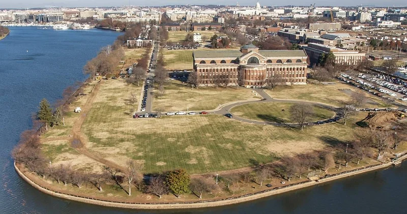 ABD’de üst düzey yetkililerin üssünde dron alarmı: Rubio ve Hegseth tehlikede mi?