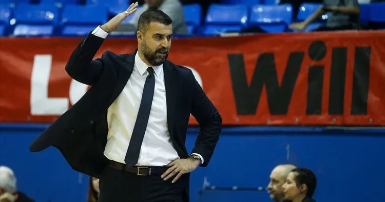 Türk Telekom Başantrenörü Erdem Can: En büyük motivasyon o bayrağı sallayabilmekti