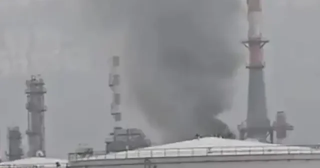 İran Hayfa Rafinerisi ni bombaladı VİDEO İZLE