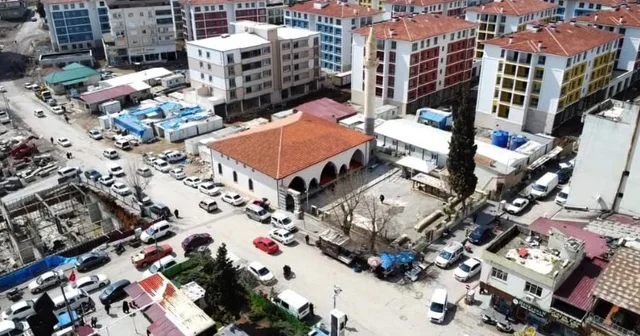 Depremde hasar gören tarihi camide 3 yıl sonra ilk namaz Gaziantep Haberleri