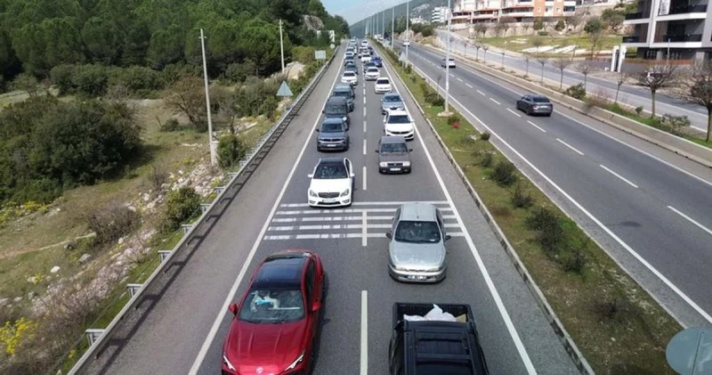 Bodrum doldu taştı! 1 günde 25 bin araç! Son dakika haberleri