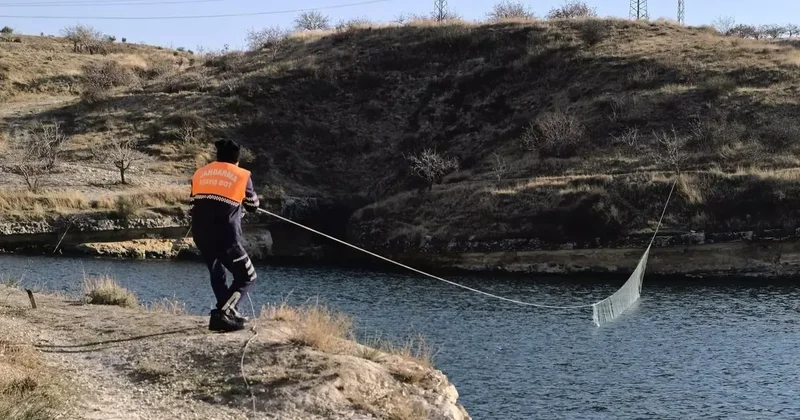 Ağ ile avlanma yasağına uymayan şahsı jandarma yakaladı
