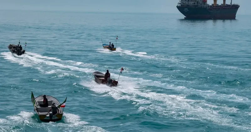 İran Hürmüz Boğazı ndan Geçiş Ücreti Alacak