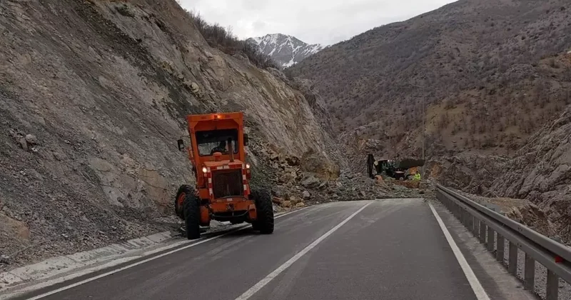 Malatya Adıyaman yolunda heyelan