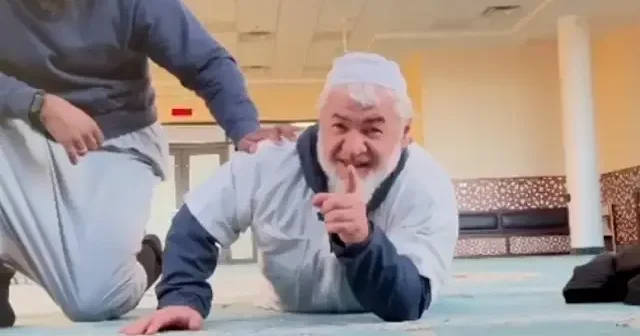 ABD de camide şınav çekme geleneğini başlatan Türk imam sosyal medyayı salladı VİDEO İZLE