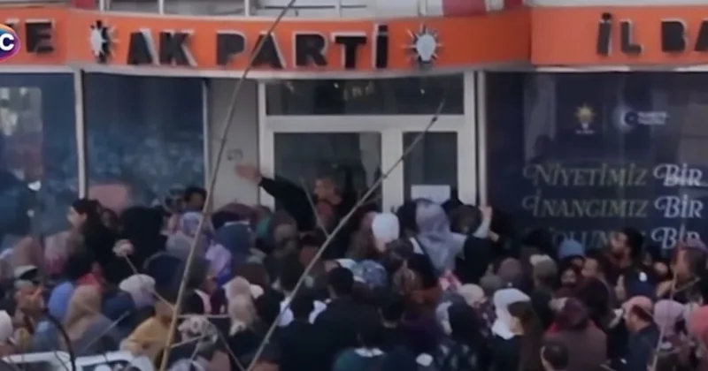 Osmaniye’de tartışma yaratan kalabalık: Bayram harçlığı için birbirlerini ezdiler Sözcü Gazetesi