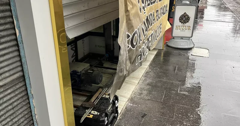 Çalıntı Forkliftle Kuyumcuya Girdi, Eşekle Kaçtı