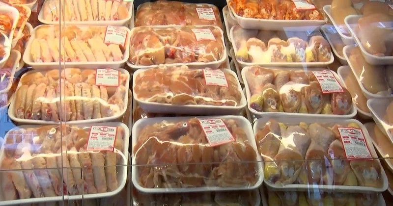 İhracat kısıtlaması kalktı! Tavuk fiyatlarına iki gün arayla peş peşe zam geldi! Sözcü Gazetesi