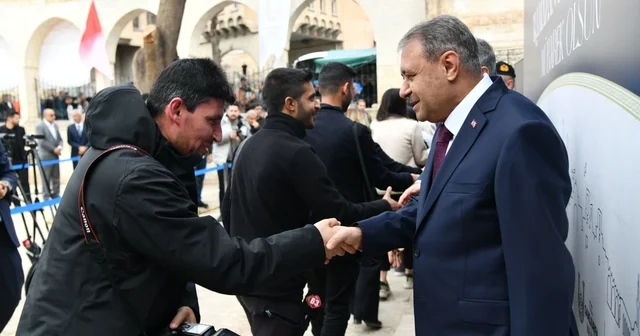 Şanlıurfa da kent protokolü vatandaşlarla bayramlaştı Şanlıurfa Haberleri