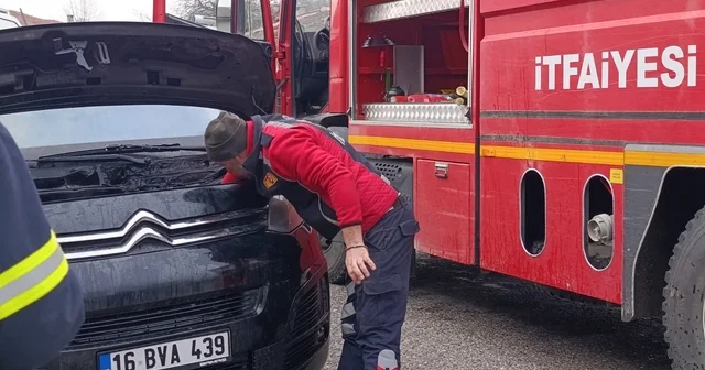 Seyir halindeki minibüste yangın paniği Bilecik Haberleri