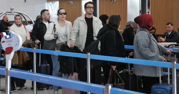 İstanbul daki iki havalimanında bayram yoğunluğu: 2 bin 281 uçuş gerçekleşecek