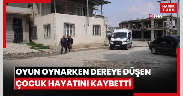 Oyun oynadığı sırada dereye düşerek can veren evladını elleriyle defneden acılı baba En son baktığımda dere kenarında terliği vardı